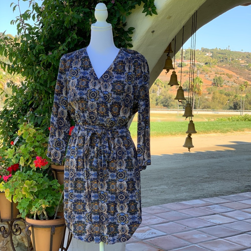 Daniel Rainn beautiful patterned dress